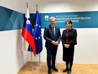 Veleposlanica z ministrom dr. Papičem